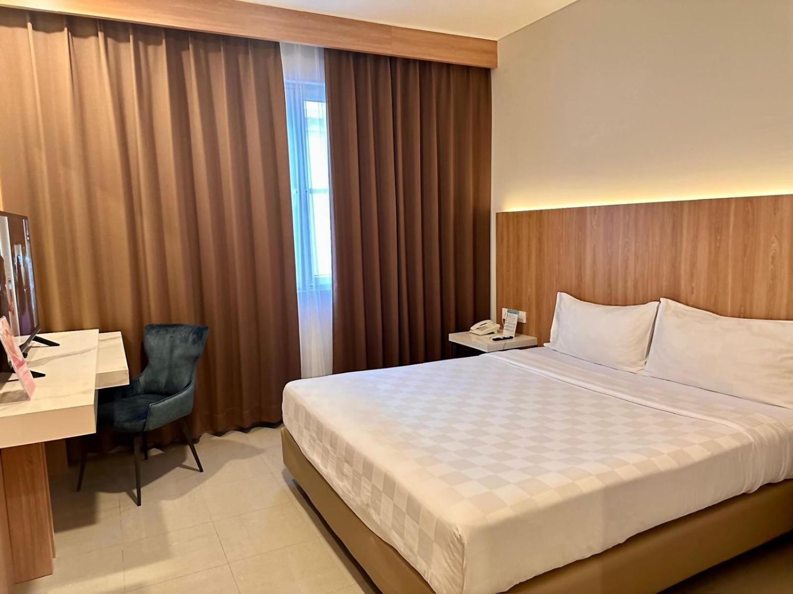 Royal Palm Hotel & Conference Center Cengkareng Dżakarta Zewnętrze zdjęcie
