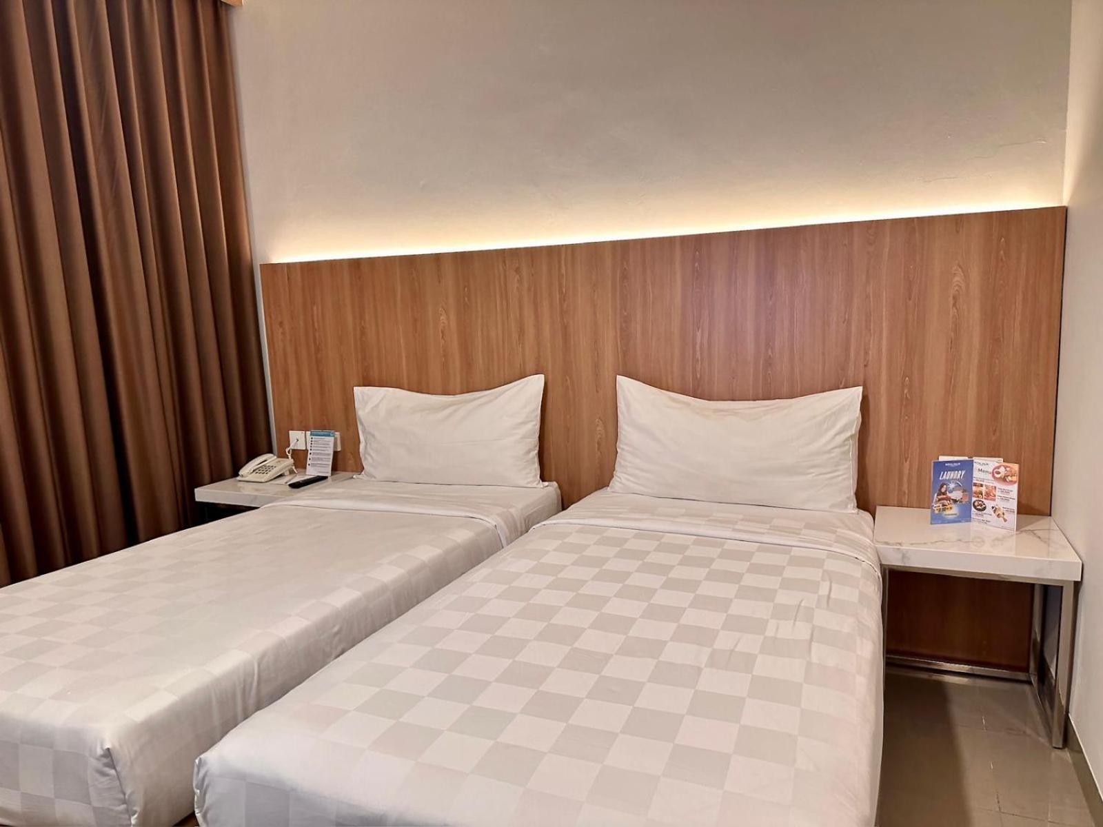 Royal Palm Hotel & Conference Center Cengkareng Dżakarta Zewnętrze zdjęcie